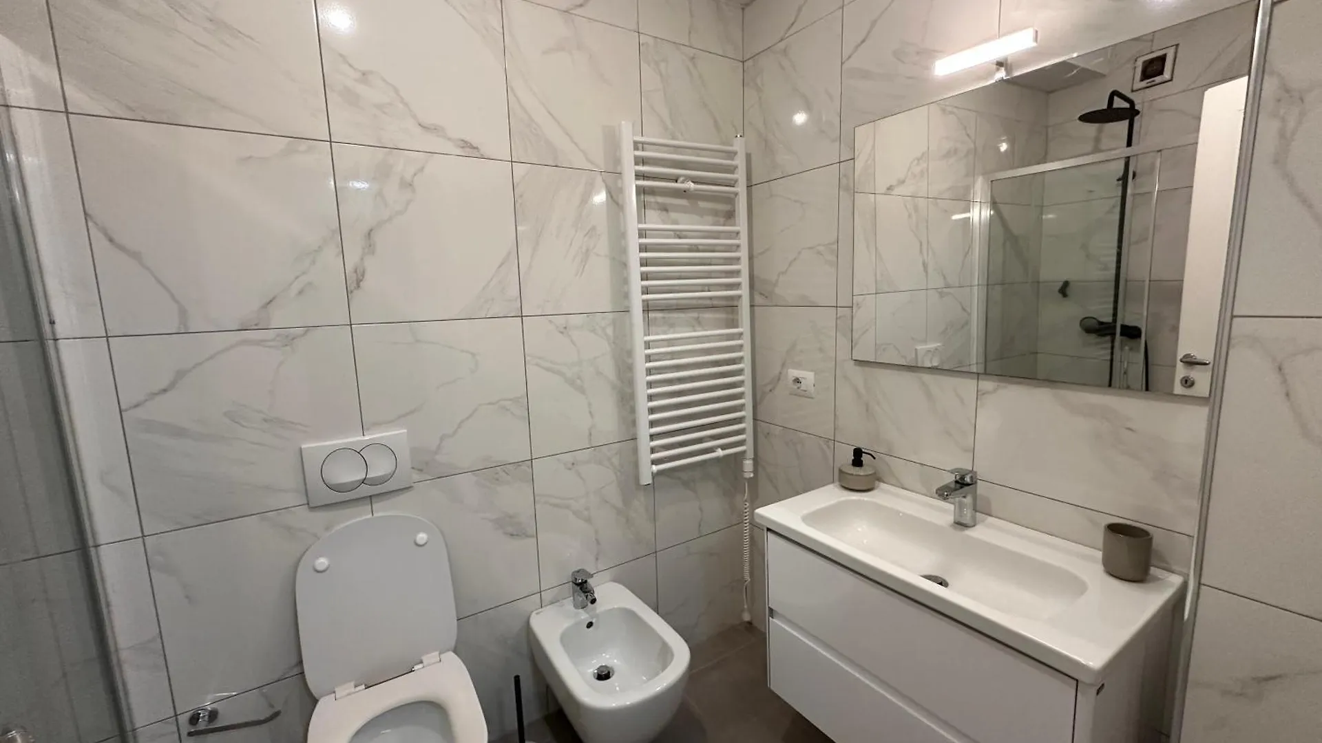 Spacious 2-Bedroom Apartment Near Center Tirana 0*,  Albania