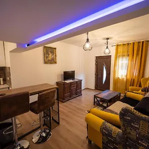 Arabeska Majeli , Rukavac (Primorje-Gorski Kotar) Croazia